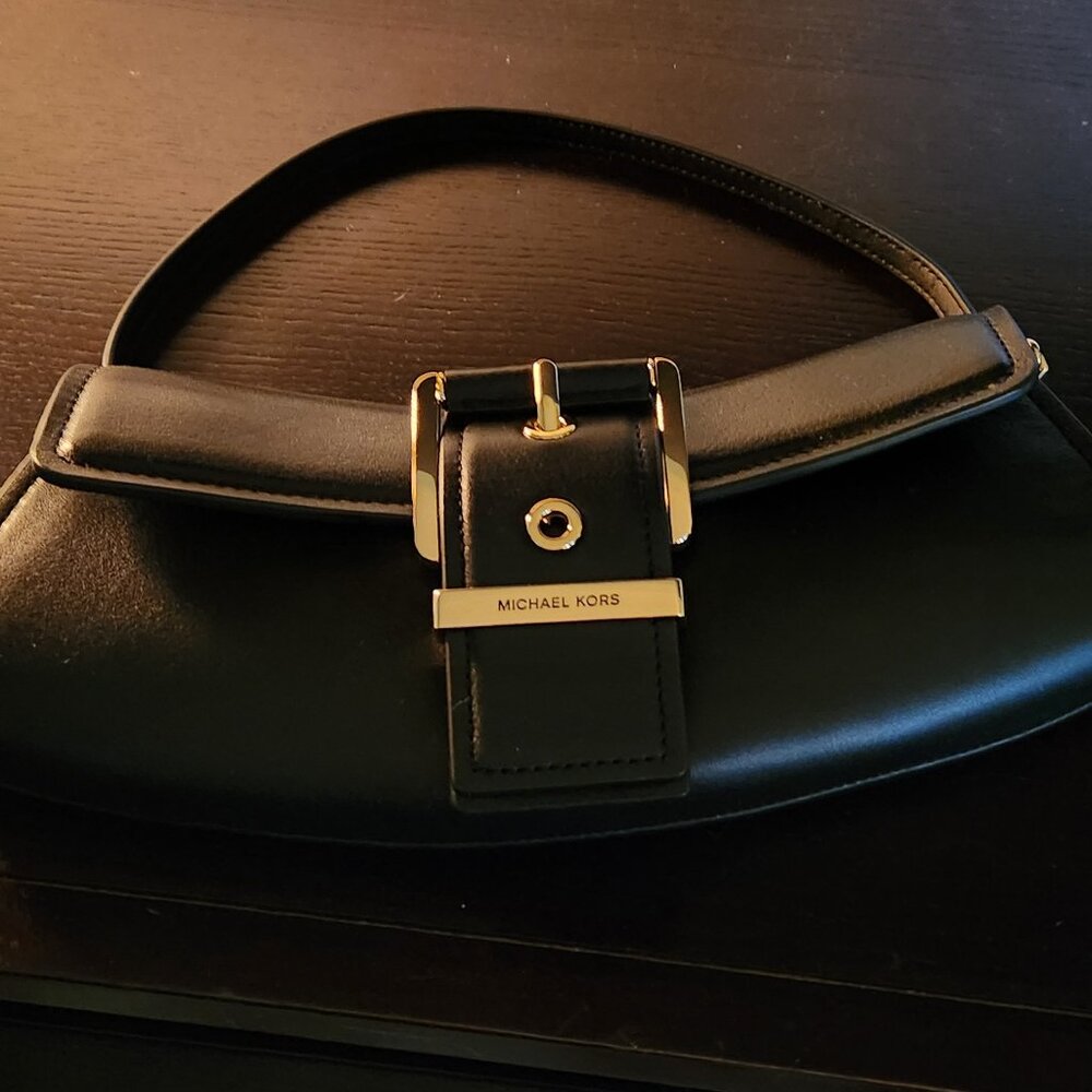 Michael kors purse.
